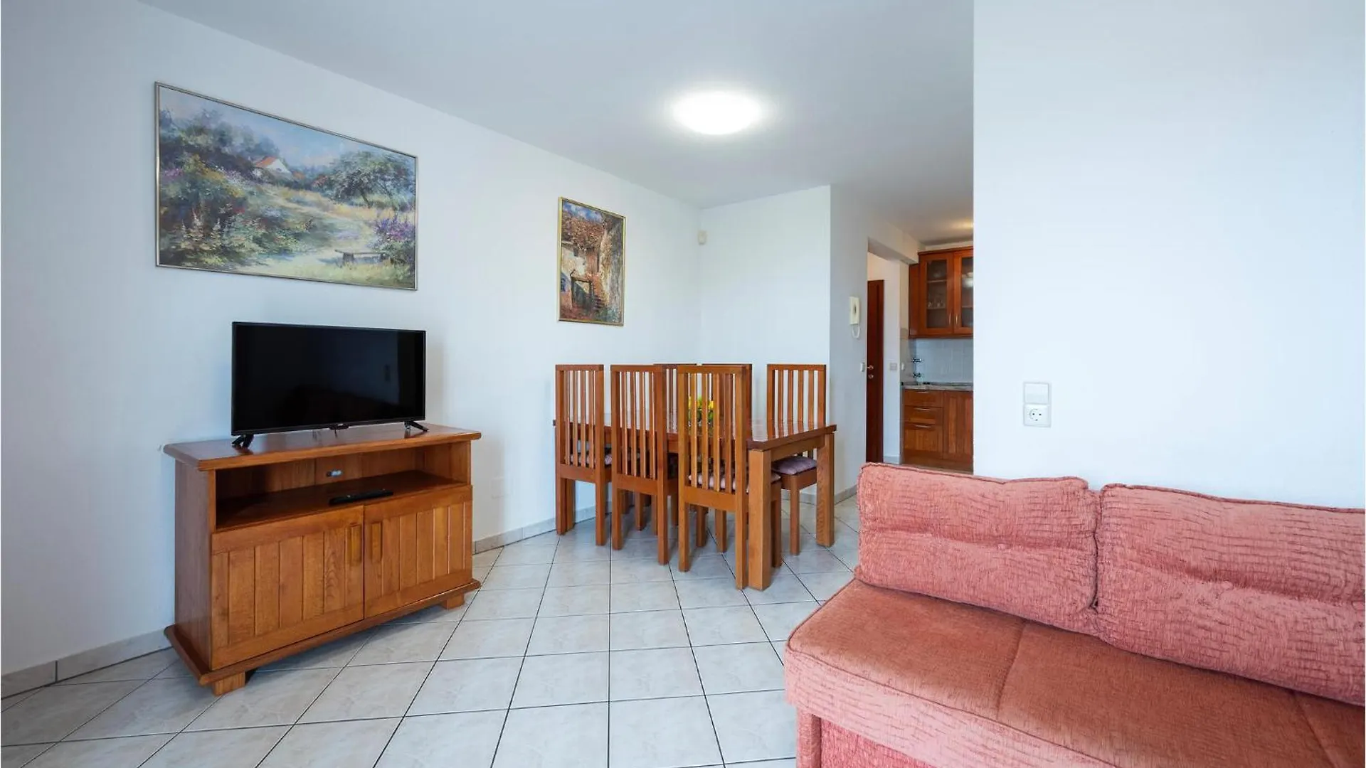 Cozy Apartment In Pula With Wifi 0*,  Croatia