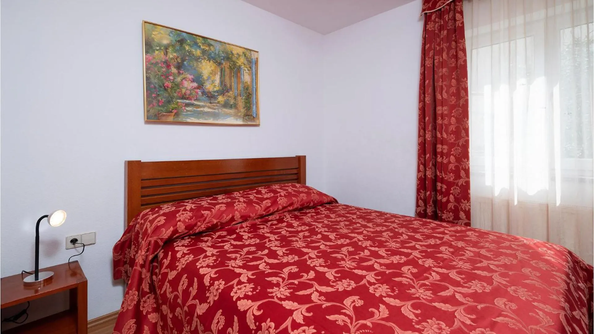 Cozy Apartment In Pula With Wifi 0*,